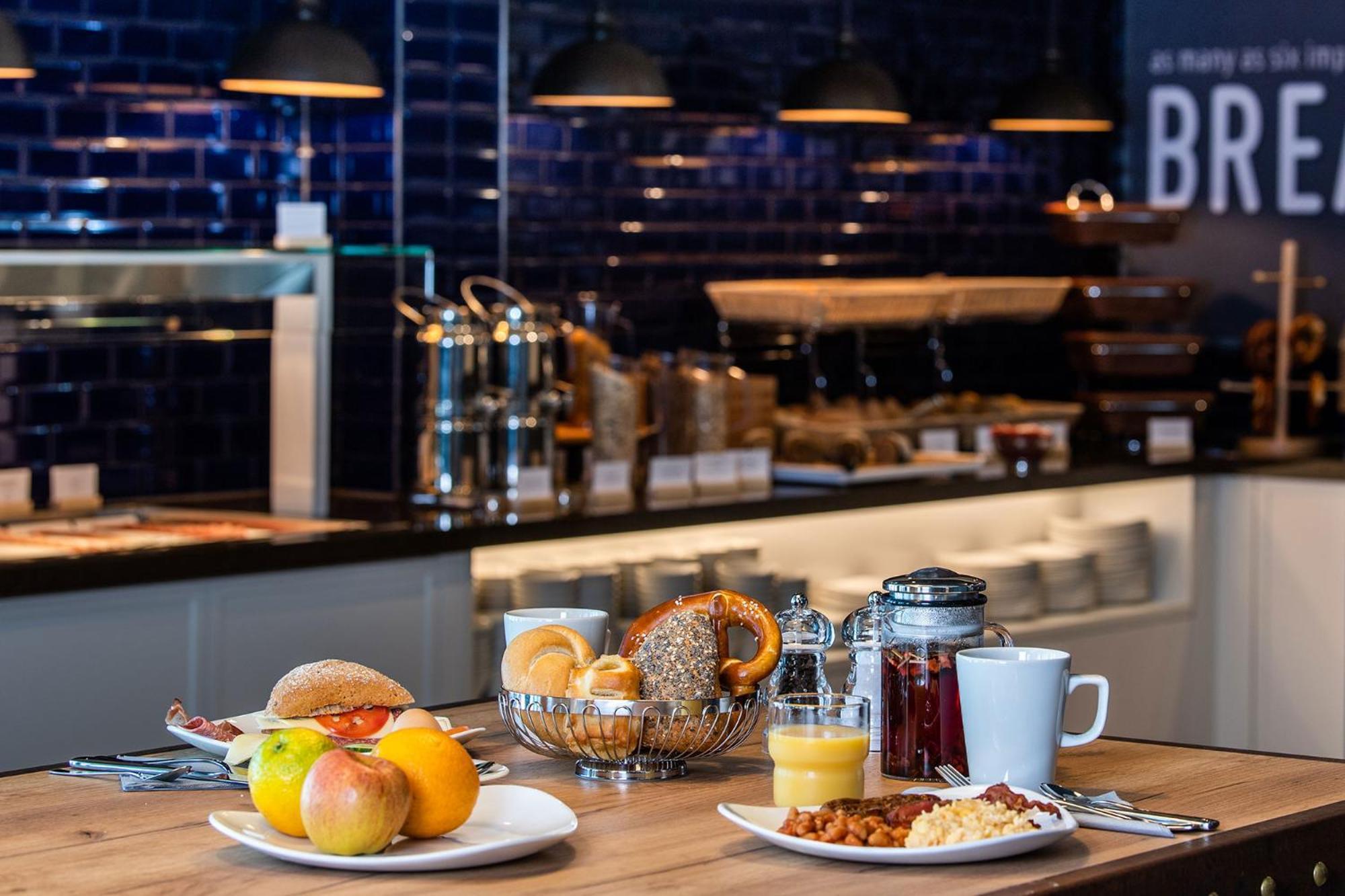 Premier Inn Berlin City Centre Экстерьер фото